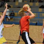 Basketbalu na náměstí nepřálo deštivé počasí