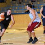 Basketbalu na náměstí nepřálo deštivé počasí