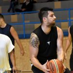 Basketbalu na náměstí nepřálo deštivé počasí