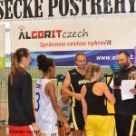 Basketbalu na náměstí nepřálo deštivé počasí