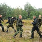 Strávili 25 hodin v kůži vojáků. V Oldřichově je čekala zima, déšť a bahno