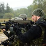 Strávili 25 hodin v kůži vojáků. V Oldřichově je čekala zima, déšť a bahno