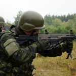 Strávili 25 hodin v kůži vojáků. V Oldřichově je čekala zima, déšť a bahno