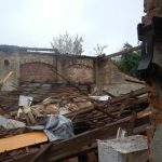 V Údraži na Písecku se zřítila střecha stodoly. Sutiny prohledával cvičený pes