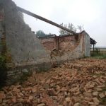 V Údraži na Písecku se zřítila střecha stodoly. Sutiny prohledával cvičený pes