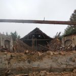 V Údraži na Písecku se zřítila střecha stodoly. Sutiny prohledával cvičený pes
