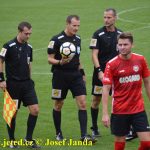 Sestupové vody pomalu zatékají do táborské fotbalové lodě