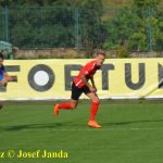 Sestupové vody pomalu zatékají do táborské fotbalové lodě