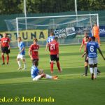 Sestupové vody pomalu zatékají do táborské fotbalové lodě