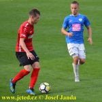 Sestupové vody pomalu zatékají do táborské fotbalové lodě