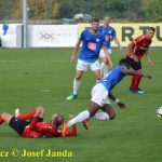 Sestupové vody pomalu zatékají do táborské fotbalové lodě