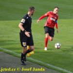 Sestupové vody pomalu zatékají do táborské fotbalové lodě