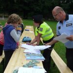 Originální prevence. Policisté jeli s dětmi na kole do terénu