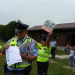Originální prevence. Policisté jeli s dětmi na kole do terénu