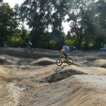 Bikeři mají nový park, adrenalin si užívají