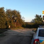 Policie: Motocyklista u Kloužovic zřejmě nerespektoval červenou na přejezdu