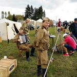 Setkání s armádou si v Chýnově nenechaly ujít stovky lidí