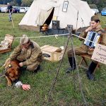 Setkání s armádou si v Chýnově nenechaly ujít stovky lidí