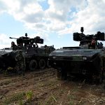 Setkání s armádou si v Chýnově nenechaly ujít stovky lidí