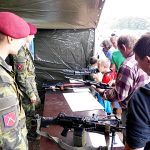 Setkání s armádou si v Chýnově nenechaly ujít stovky lidí