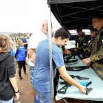 Setkání s armádou si v Chýnově nenechaly ujít stovky lidí