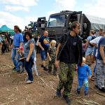 Setkání s armádou si v Chýnově nenechaly ujít stovky lidí