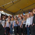 Lidé přišli strakonické knihovně popřát navzdory dešti
