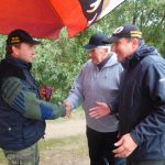 Rybář Jaroslav Mikeš z Opařan putovní pohár přivezl a zas odvezl