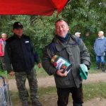 Rybář Jaroslav Mikeš z Opařan putovní pohár přivezl a zas odvezl