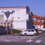 Architekti navrhují pokácet kaštany u milevského kostela a v soukromé zahradě park