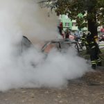 Na budějovickém Máji lehla popelem kvůli závadě dvě auta
