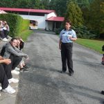 Těžkooděnci zavítali za studenty na zátěžový kurs