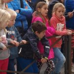 Maorská skupina předvedla rituální bojový tanec a zazpívala Škoda lásky