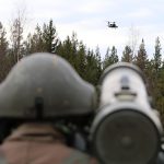 Strakoničtí vojáci překonávali v Norsku řeku a bojovali s americkými vrtulníky