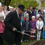 Hejtmanka Ivana Stráská zasadila ve Strakonicích pamětní lípu