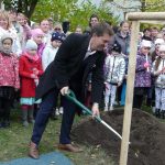Hejtmanka Ivana Stráská zasadila ve Strakonicích pamětní lípu