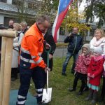 Hejtmanka Ivana Stráská zasadila ve Strakonicích pamětní lípu