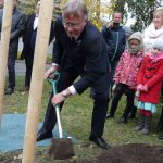 Hejtmanka Ivana Stráská zasadila ve Strakonicích pamětní lípu