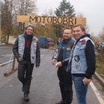 Stovka motorkářů zakopala pincka společně s Motobobry