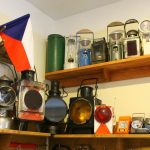 Na oslavu výročí otevřeli lampárnu a zasadili Cimrmanovu švestku