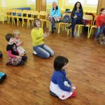 Na Zlatou stezku se přišli podívat předškoláci na podzimní stezku
