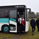 Balvanům sváteční oblečení štěstí nepřineslo