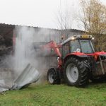 Hasiči řešili extrémně náročný zásah u požáru velkého seníku
