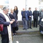 Kardinál Duka požehnal vozu pro dětskou psychiatrickou nemocnici od Petra Čtvrtníčka