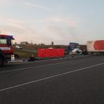 Záchranáři a policisté upřesňují informace z tragické nehody u Drhovle