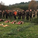 Na divočáky u Heřmani vyrazilo na padesát myslivců i z ciziny