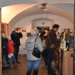 Večer otevřených dveří v milevském klášteře nabídl i ochutnávku mešního vína v sakristii baziliky