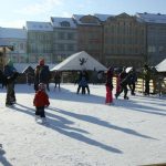 Adventní trhy v Budějovicích s kluzištěm a se zimní atmosférou