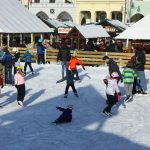 Adventní trhy v Budějovicích s kluzištěm a se zimní atmosférou