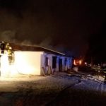 S obrovským požárem truhlárny bojovalo deset cisteren. Škoda přesáhne 20 milionů